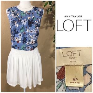 🌷 Loft NWT Blue Floral Rayon Sleeveless Top Med